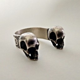 Double Skull Ring